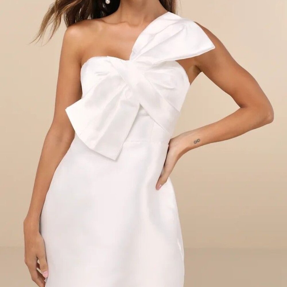 Utterly Pretty White Bow One-Shoulder Mini Dress with Pocket